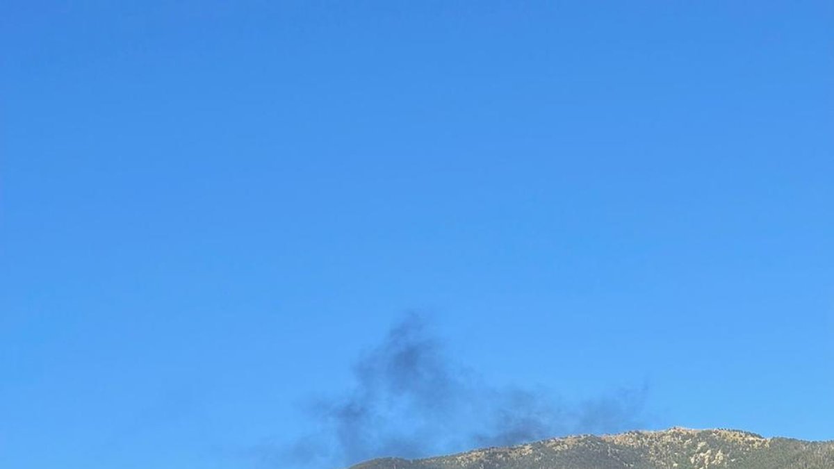 Columna de fum al centre d'Escaldes