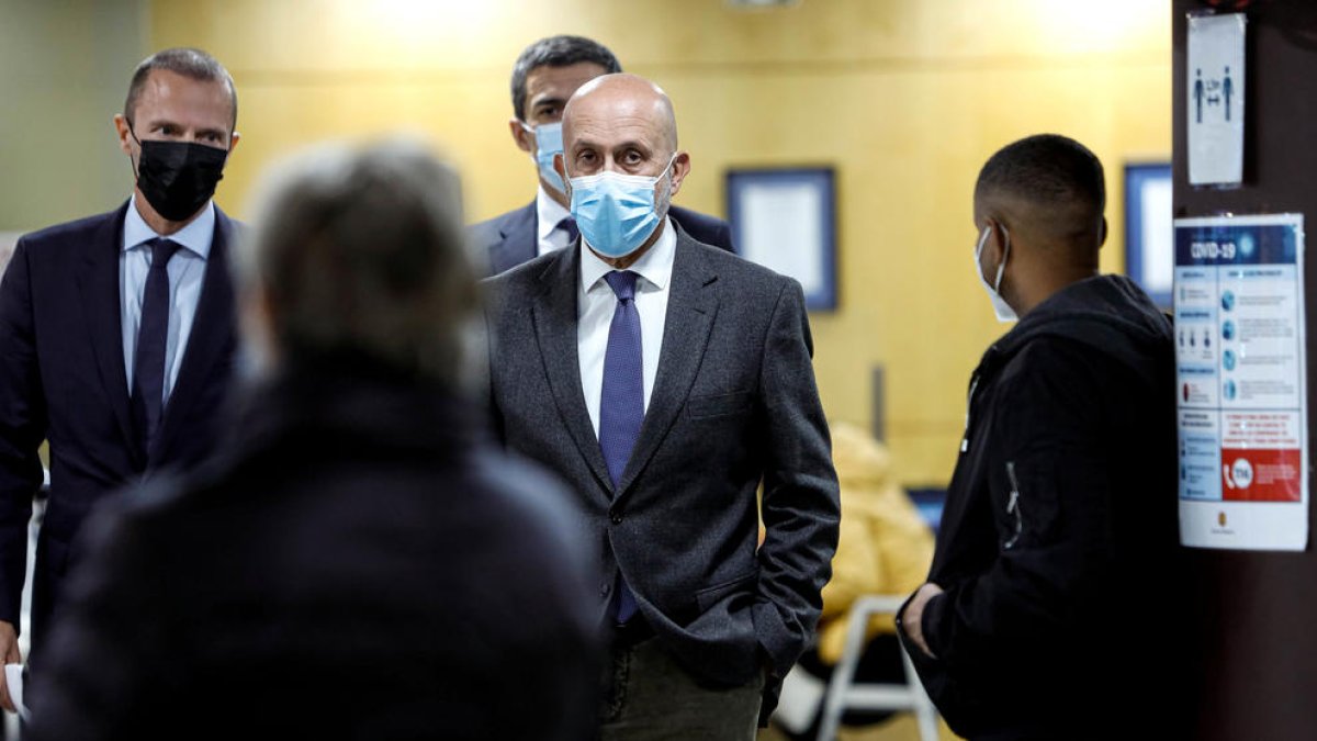 El ministre Benazet i els responsables de l'empresa.