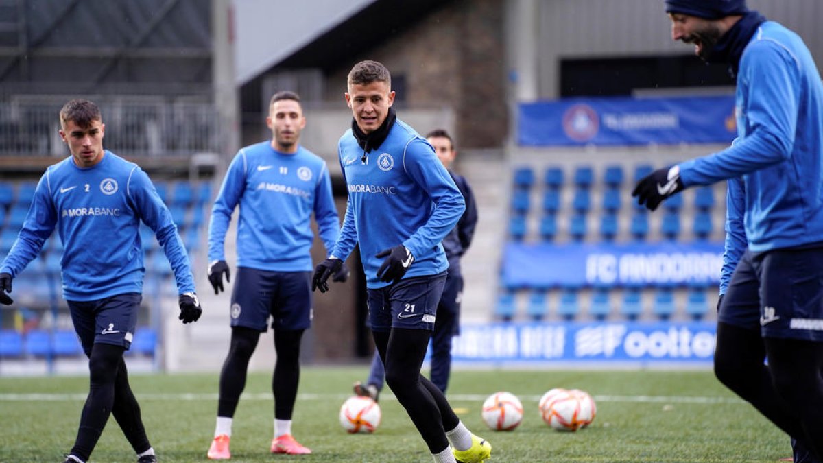 Entrenament del conjunt tricolor a l'Estadi Nacional.