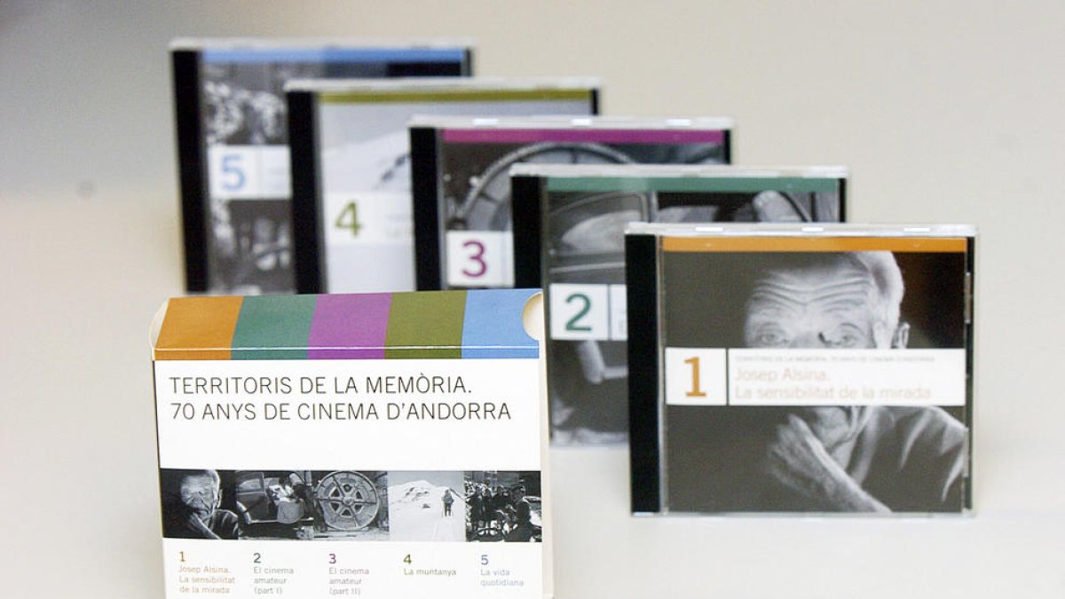 Alguns vídeos del fons Josep Alsina Martí es van convertir posteriorment a DVD.