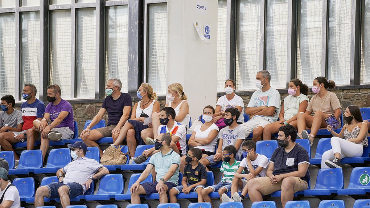 Prop de 700 persones es podrien citar demà a l'Estadi Nacional contra el Linares.