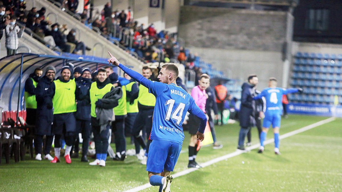 Sergio Molina celebrant el primer gol dels tricolors.