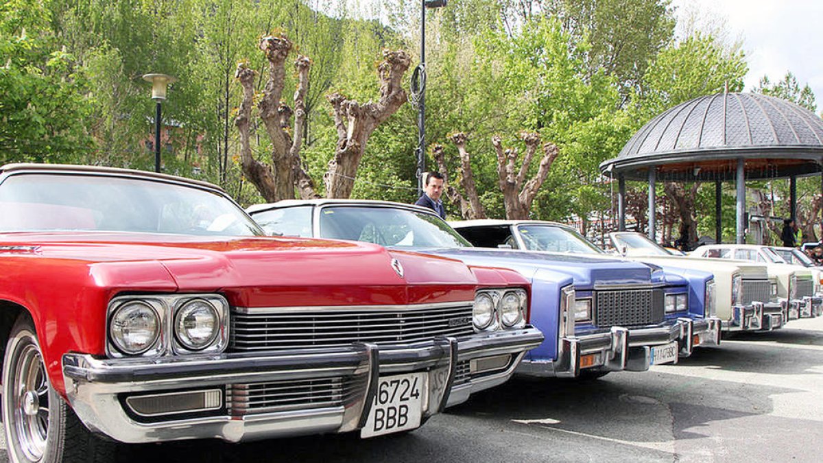 Una trobada de vehicles antics al Prat Gran.