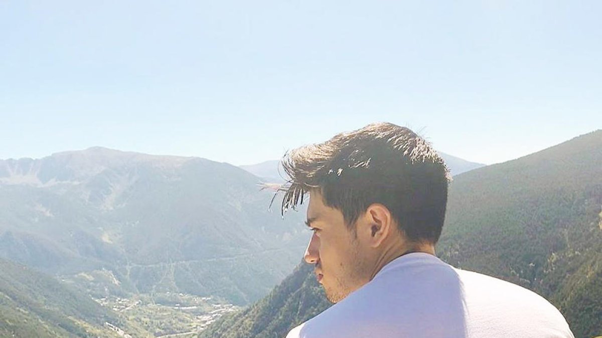 El youtuber Víctor Domínguez Burguillo s'ha traslladat al Principat.