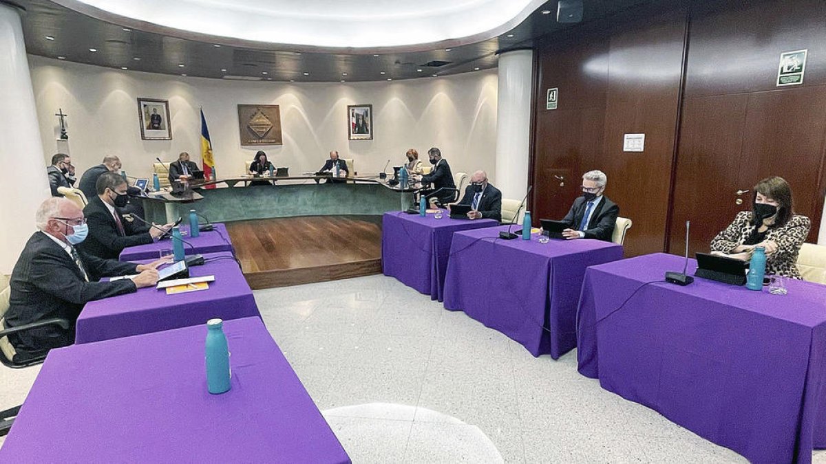 Una sessió de consell de comú a Encamp.