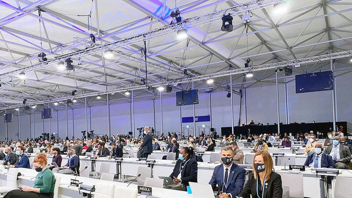 La delegació andorrana durant la sessió plenària de la COP26.