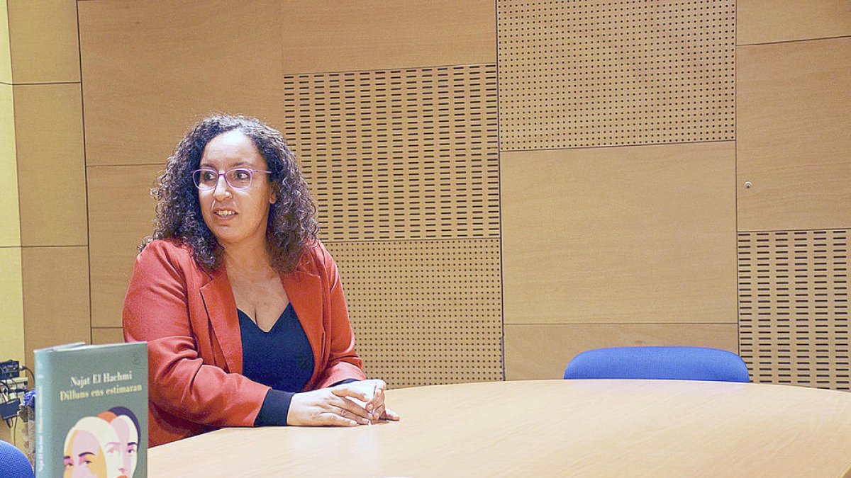 Conferència amb l'escriptora Najat El Hachmi