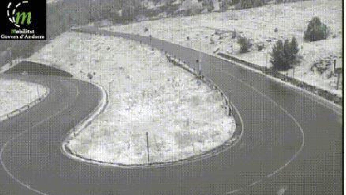 La carretera a la zona del port d'Envalira