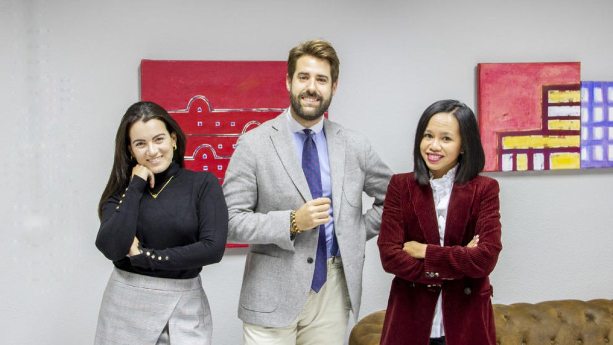 Els socis d'Emindset Law, Vanessa Villén, Oriol Giró i Donna Alcala.