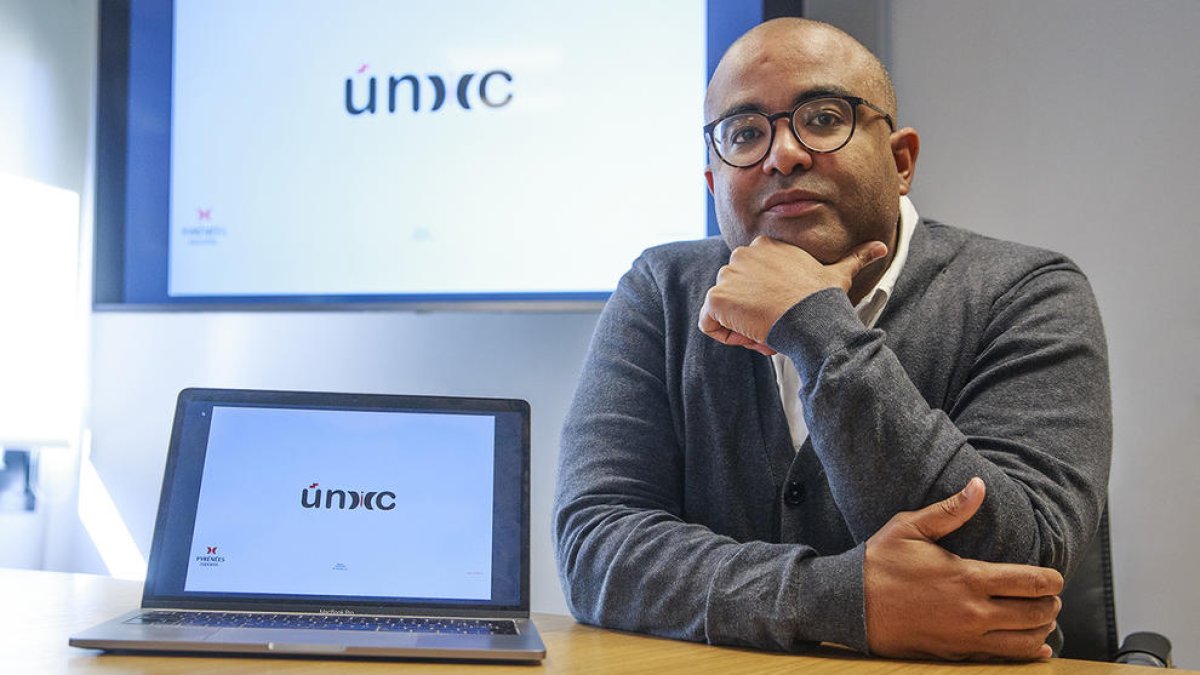 Víctor Muakuku dirigeix el departament d'Organització i Sistemes.