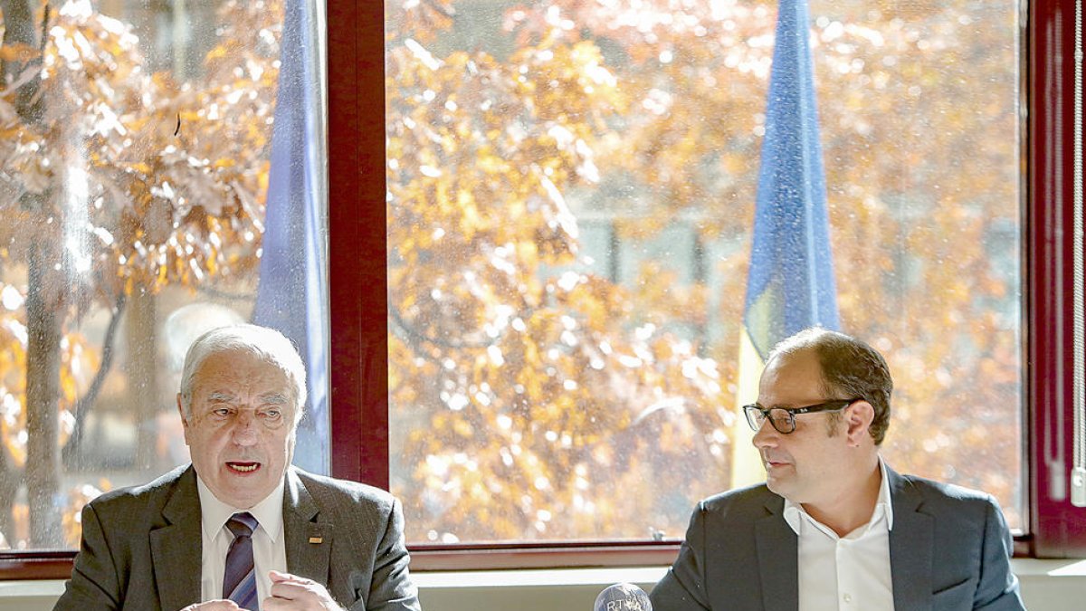 Amadeu i Jaume Calvó, ahir durant la compareixença.