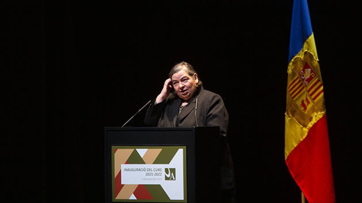 Carme Junyent, durant la seva intervenció