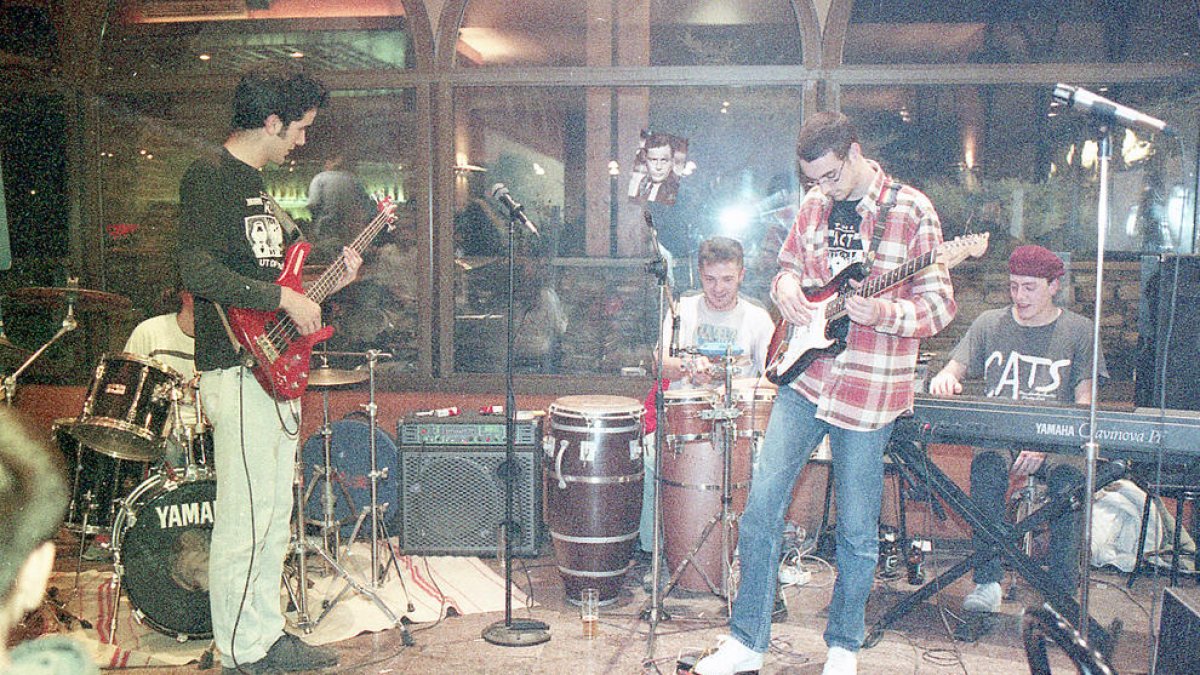 Hysteriofunk, en una de les primeres actuacions.