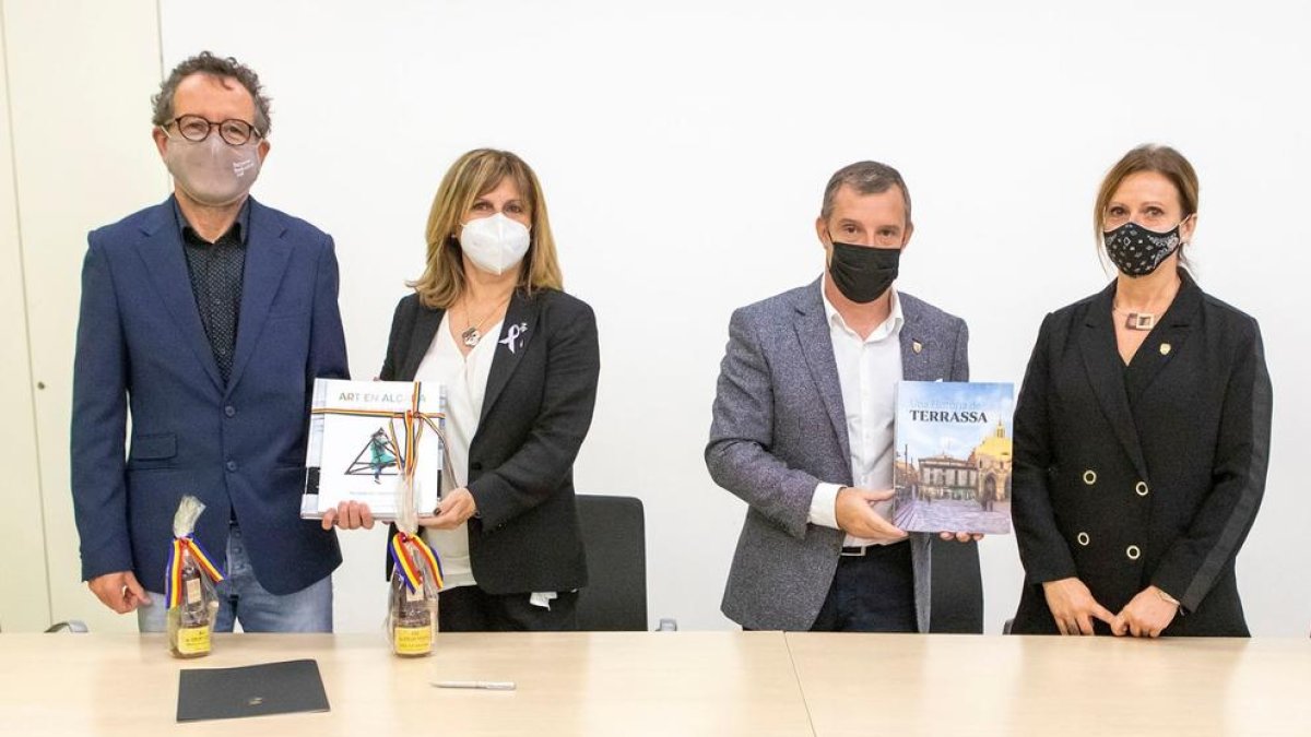 Signatura de l'acord de col·laboració entre Sant Julià de Lòria i Terrassa