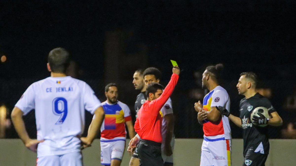 El Jenlai, durant un partit de la passada temporada contra el CE Ordino.