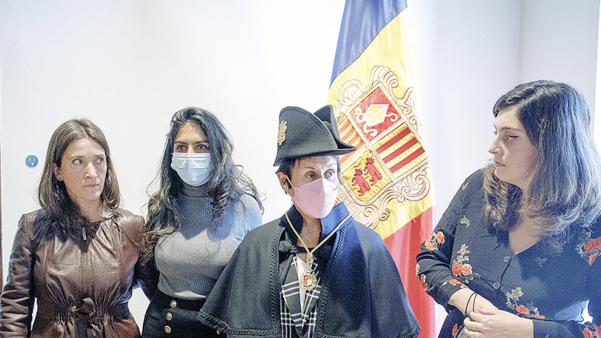 Gaset, Punjabi, Suñé (en primer pla) i Castillo.