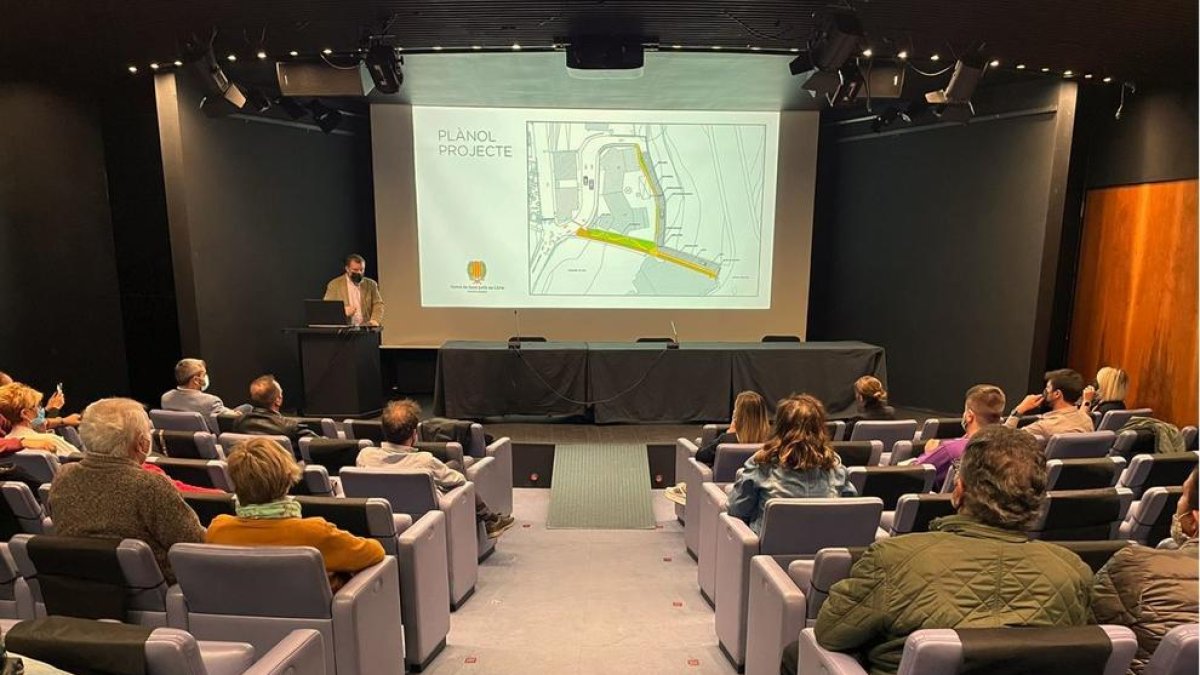 El cònsol major, Josep Majoral durant a la reunió informativa