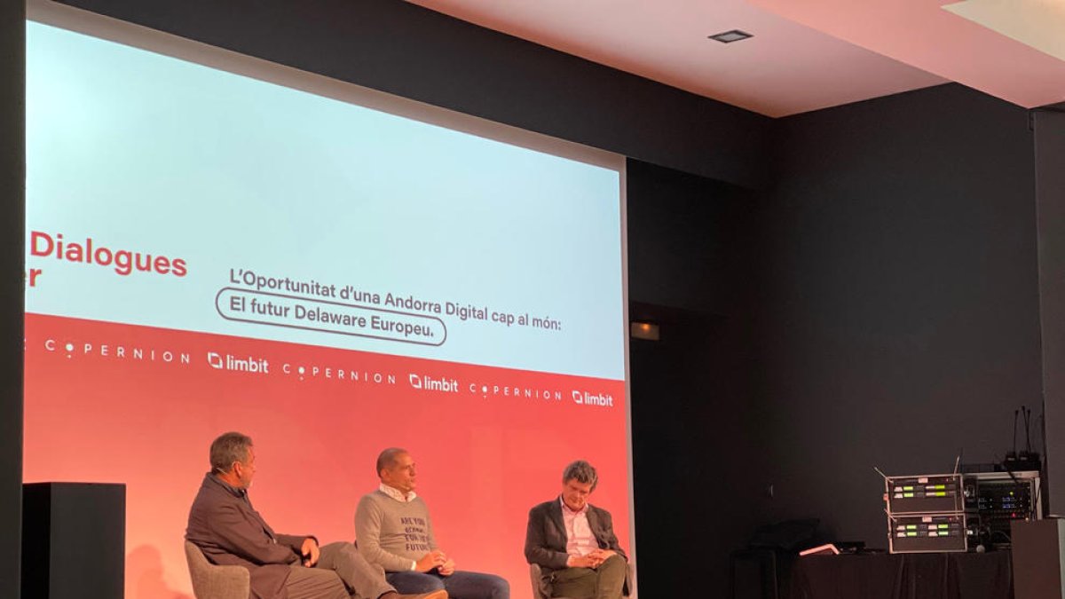 Antoni Peris, Juan Manuel Barrionuevo i Jaime Echegoyen al llarg de la jornada.