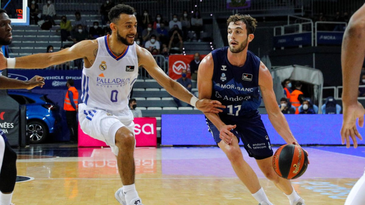 Sergi García, en un duel d'aquesta temporada.