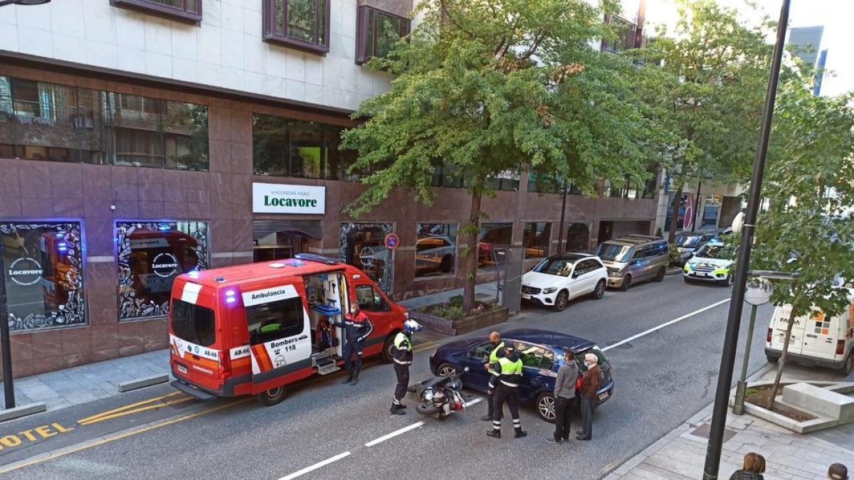 El cotxe i la moto implicats en l'accident