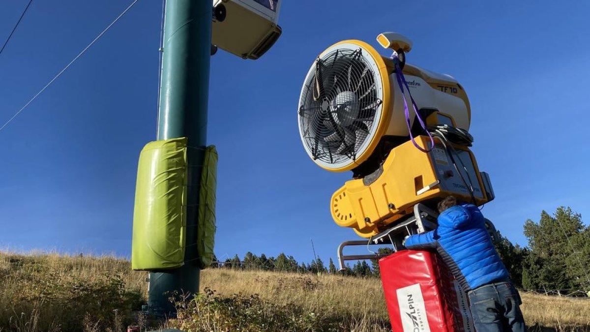 Inspecció dels canons de neu