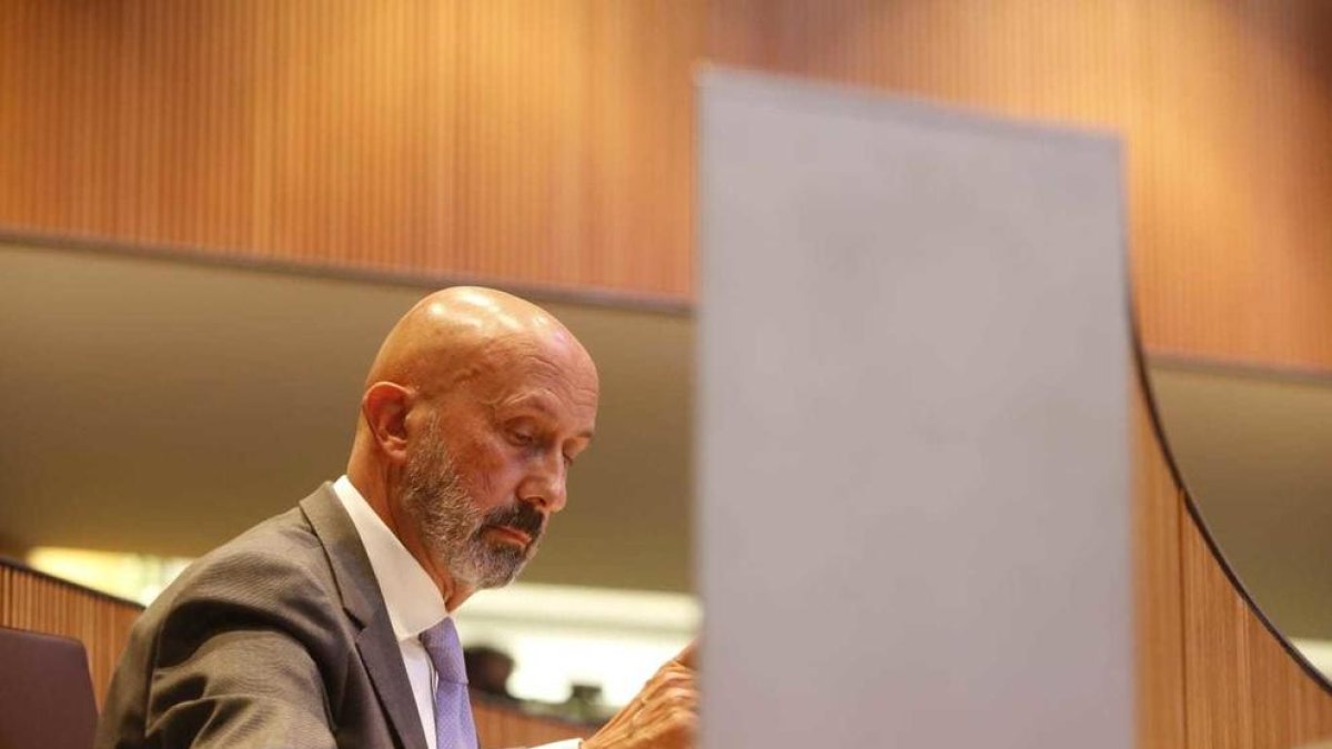 El ministre Benazet durant el Consell General d'avui