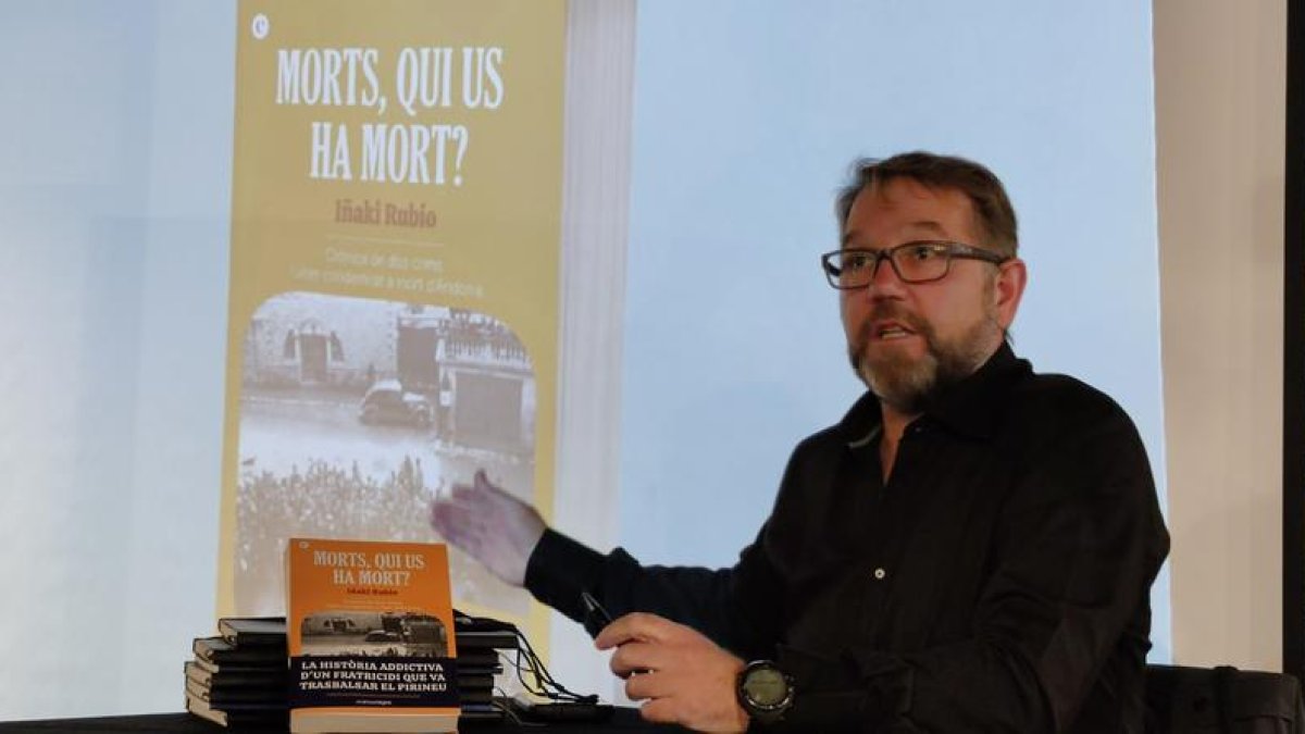 Iñaki Rubio en la presentació del llibre ahir a l'FNAC