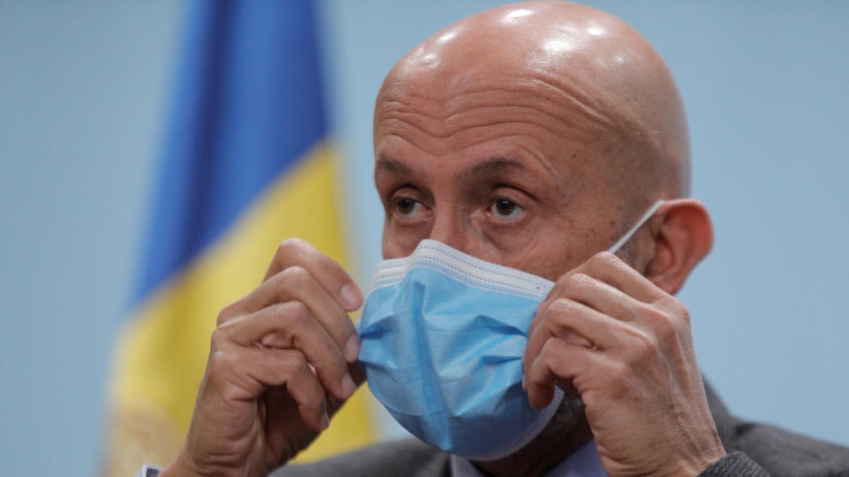 El ministre de Salut, Joan Martínez Benazet, a la roda de premsa d'ahir.