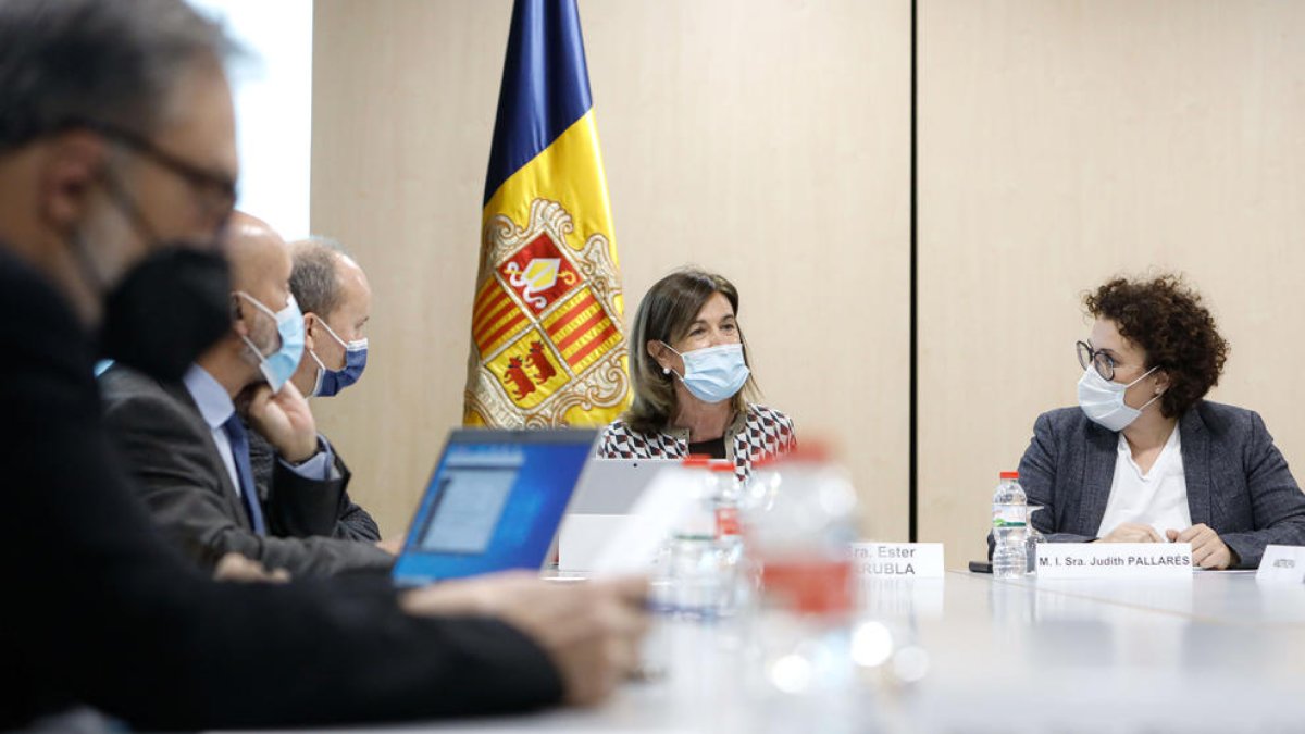 Les ministres Vilarrubla i Pallarés a la comissió.