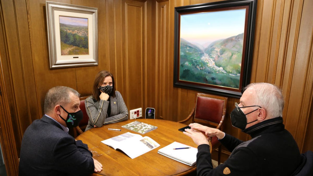 Reunió entre l'enginyer i els cònsols.