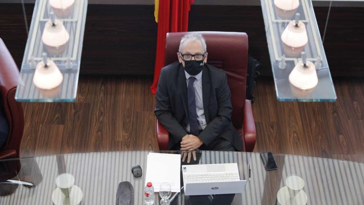 Francesc Camp a l'inici de la sessió de comú aquest migdia