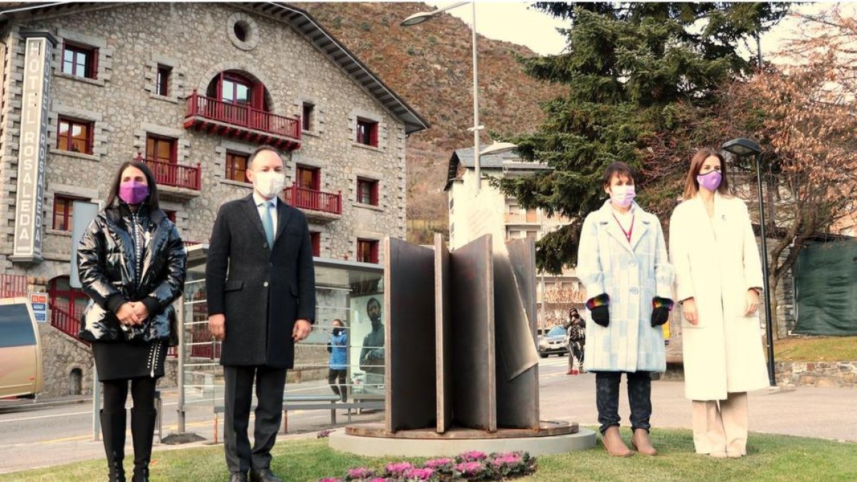 Les autoritats durant la inauguració