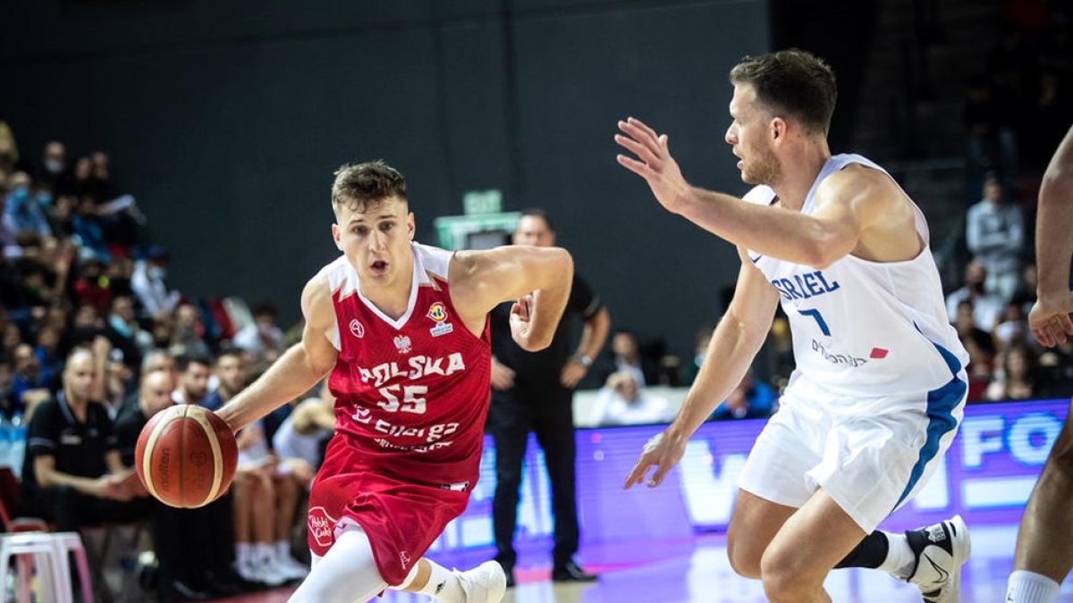 Gal Mekel defensant.