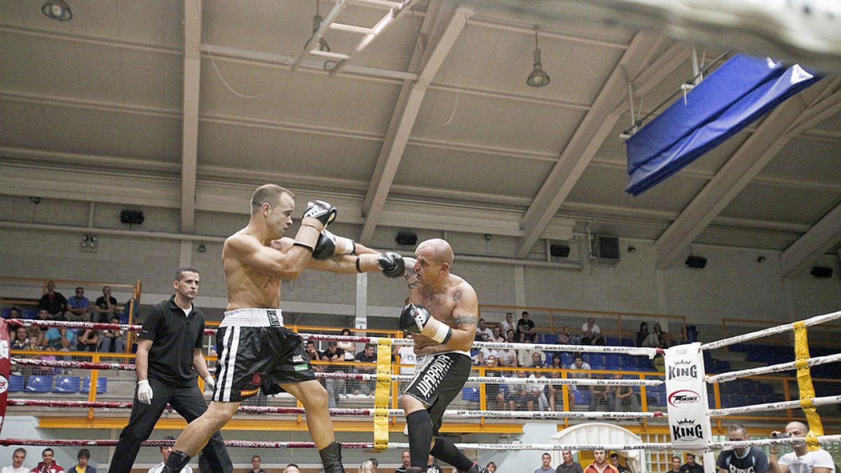 Freddy Calero a sobre del ring en una de les gales.