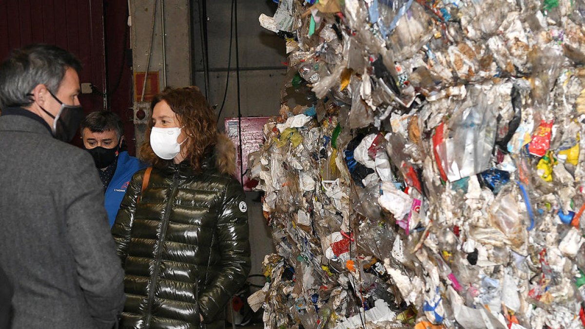 Visita a la planta de triatge d'envasos.