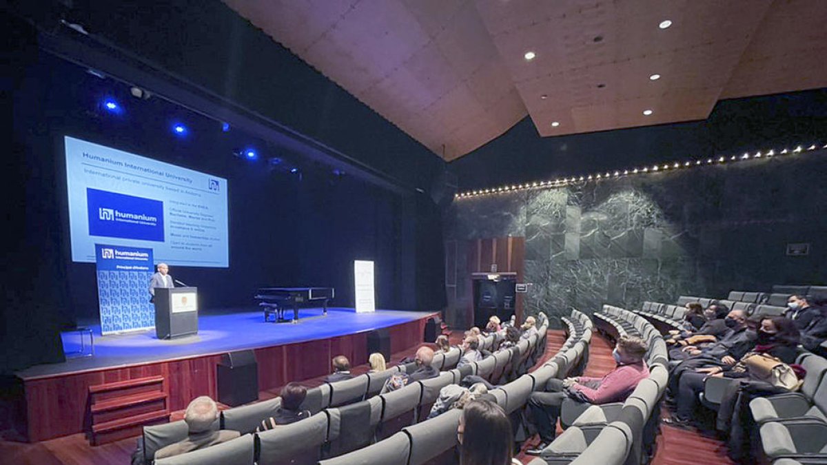 Enrique Sanz-Burguete, rector del centre ahir a Sant Julià.