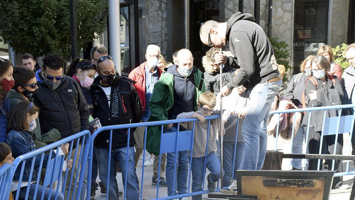 Demostració de vidre bufat, ahir a Coprínceps.
