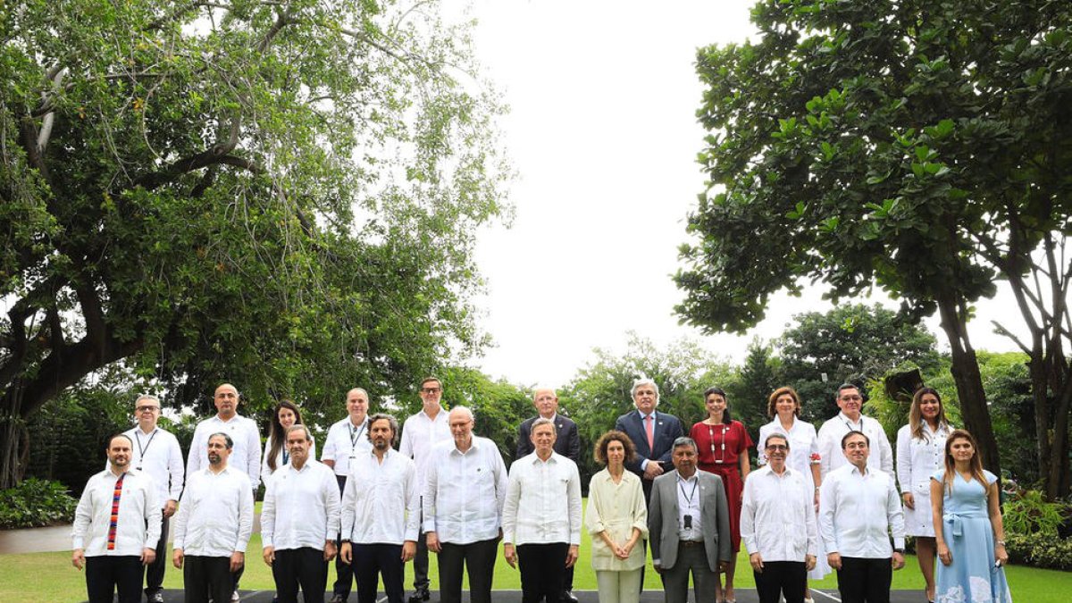 Foto de família dels ministres d'Afers Exteriors iberoamericans.
