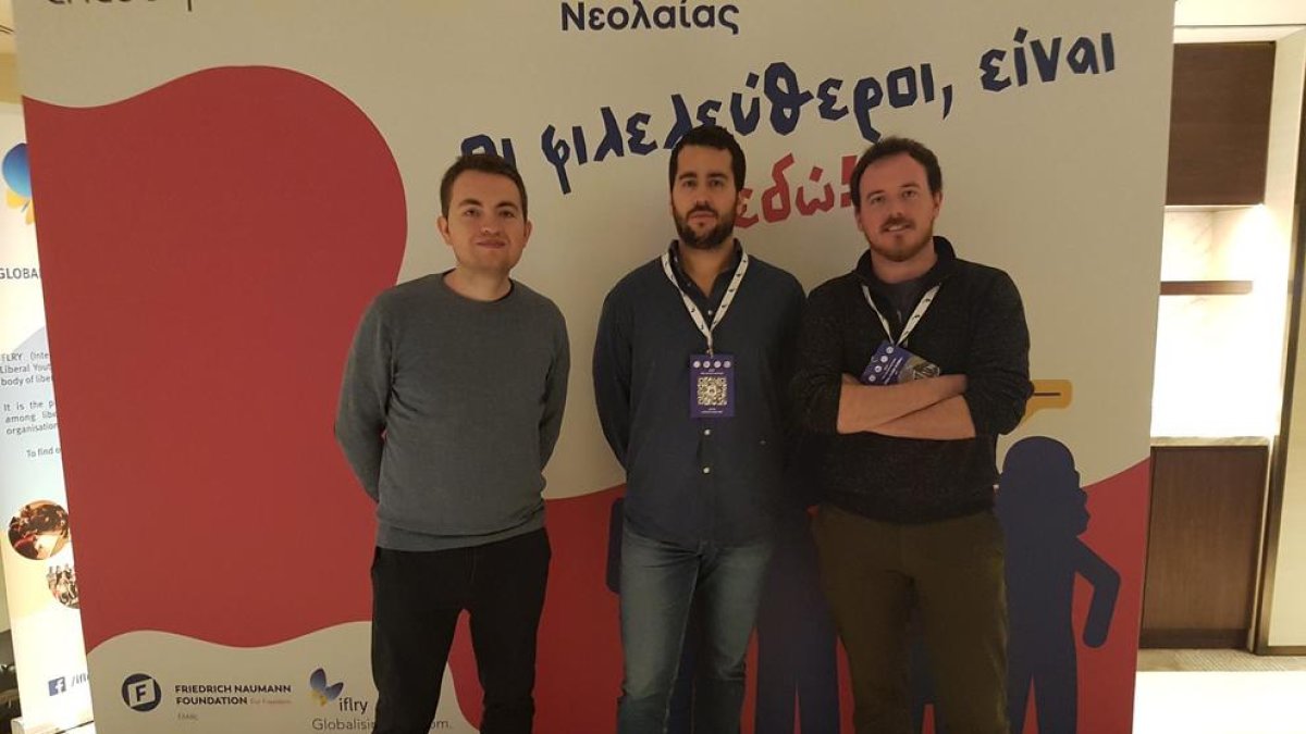 El president de Joves Liberals, Toni Puig, durant la trobada.