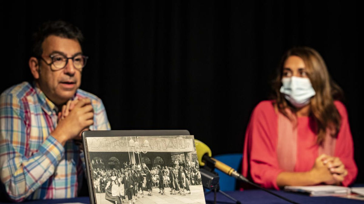 Miquel Canturri i Mª Àngels Velando, durant la presentació dels actes