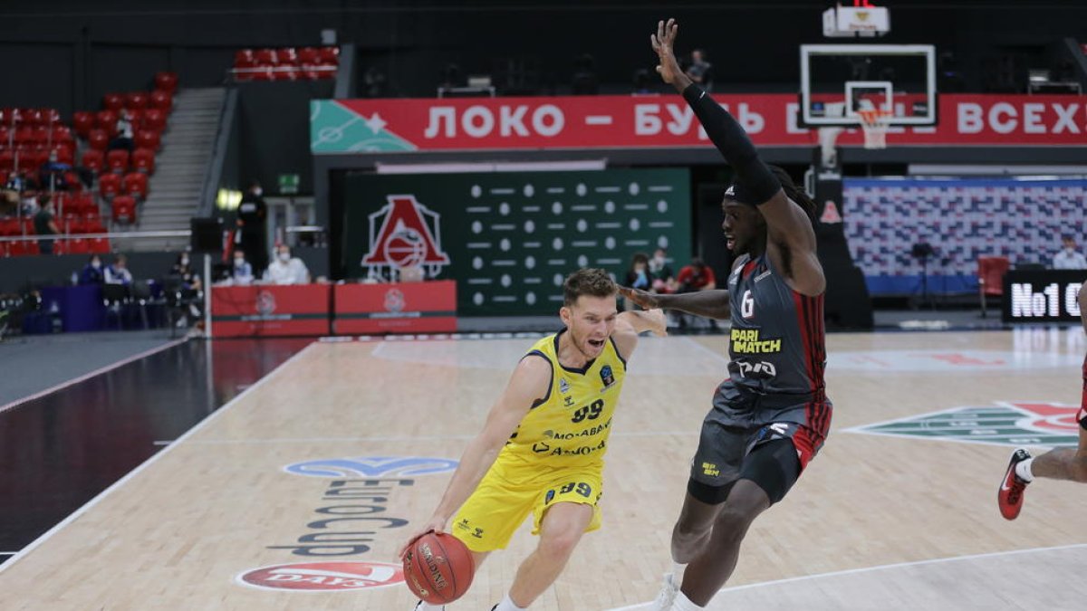 Gal Mekel en una jugada del partit