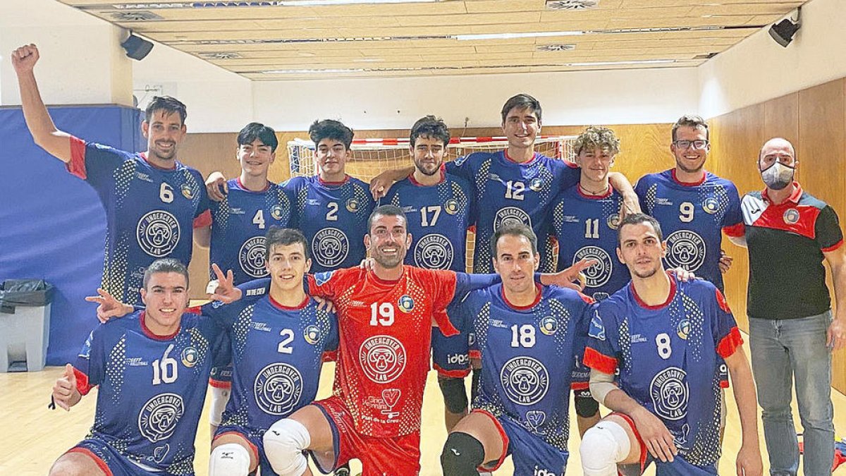 El CV Encamp celebrant una victòria recent.