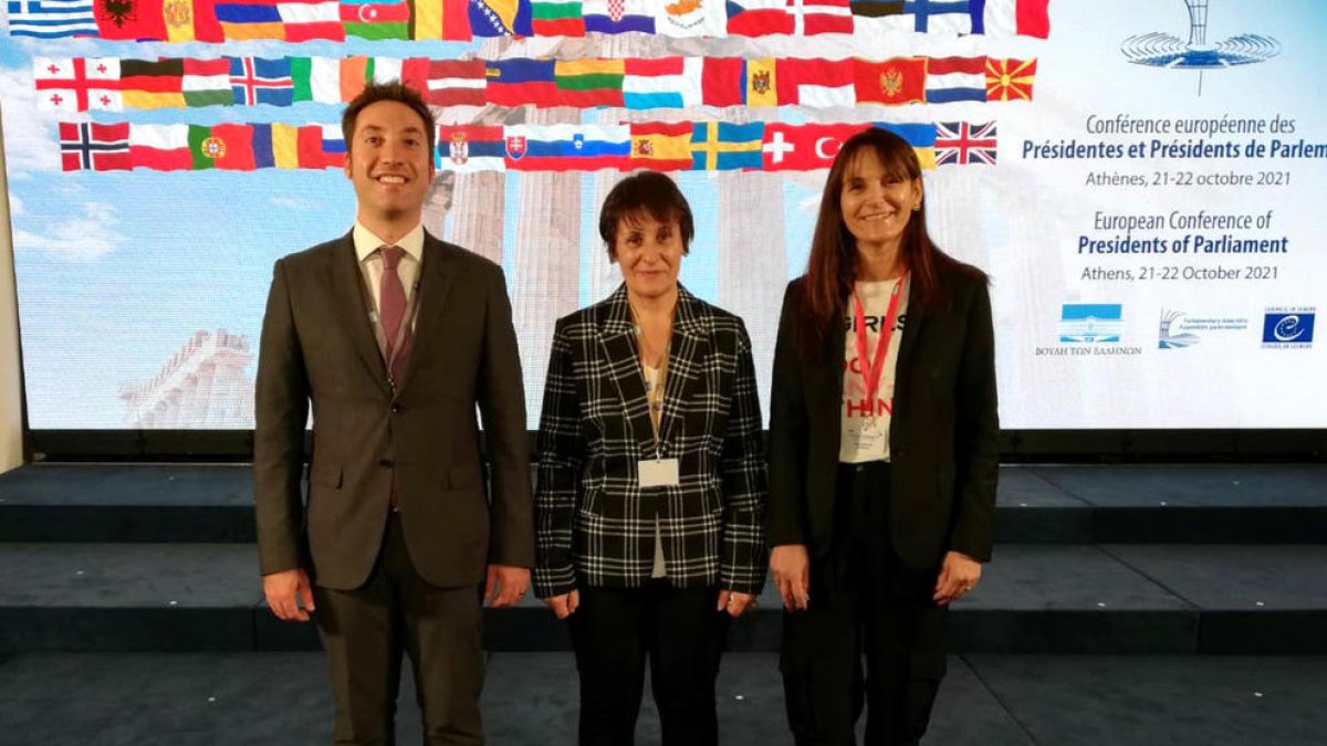 Bonell participa a Atenes en un acte de l'APCE