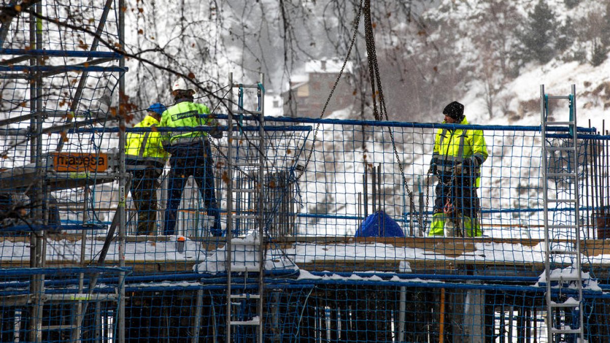 Obres de construcció a el Tarter, Canillo