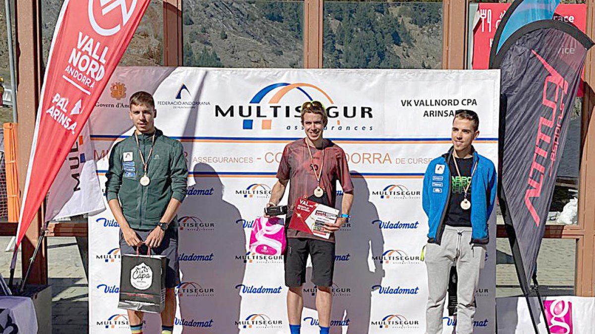 Podi absolut masculí.