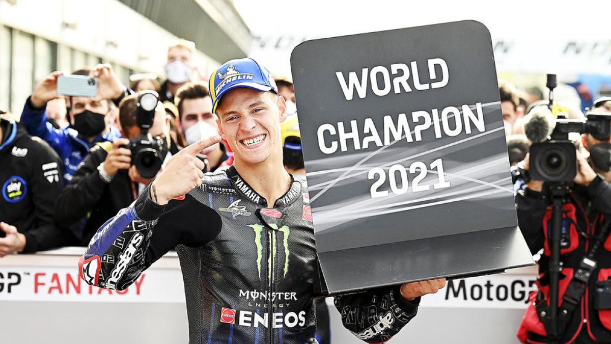 Quartararo celebra el títol.