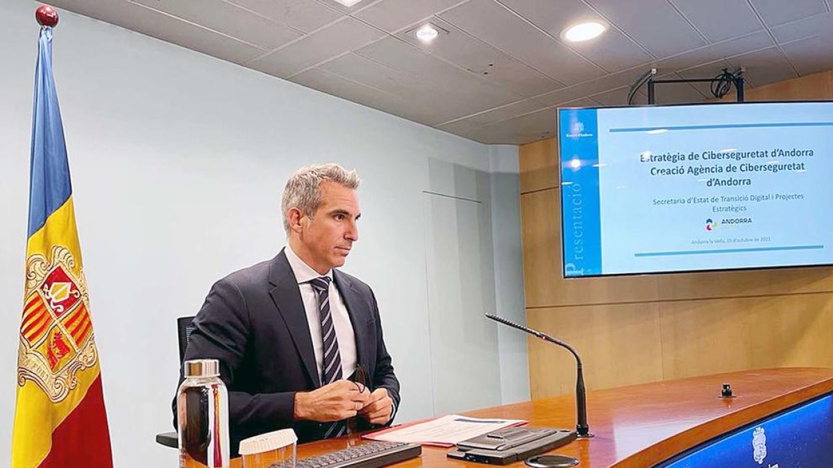 Cèsar Marquina, secretari d'Estat.