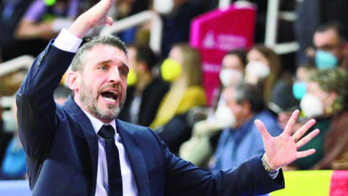 Ibon Navarro, durant el partit davant Obradoiro.