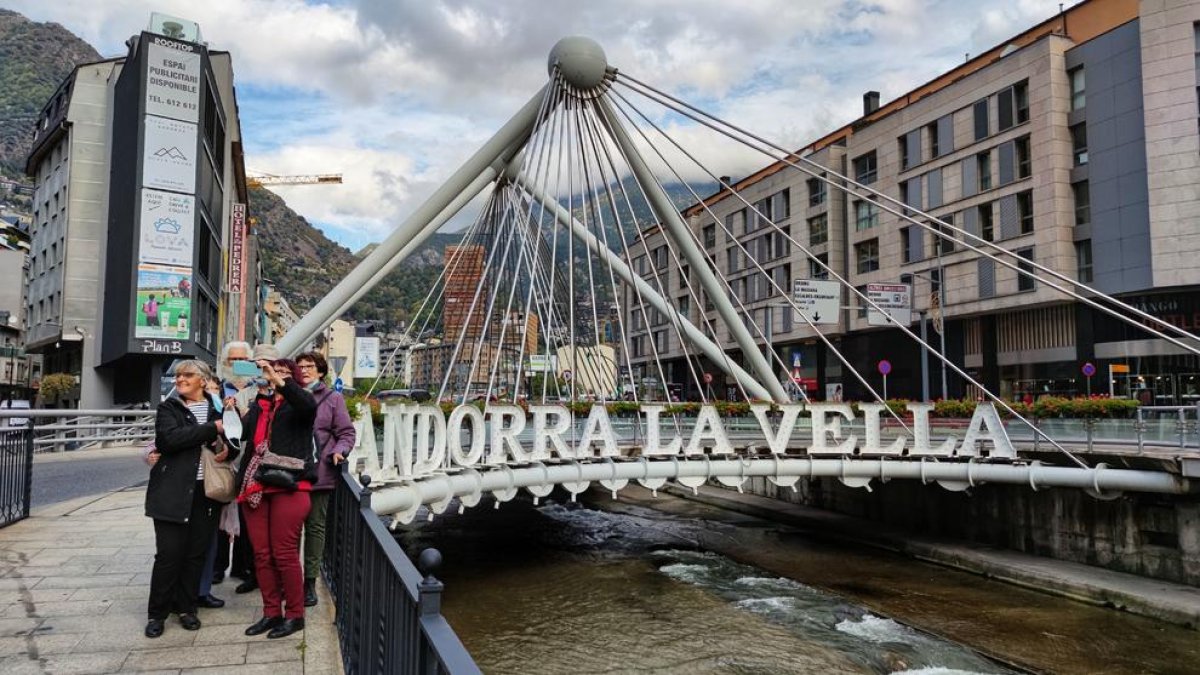 Turistes al centre de la capital