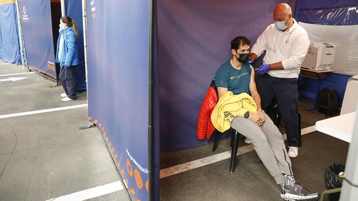 Últim dia de vacunació massiva al centre de vacunacions Vaccí Vacuna MIKI Miqui